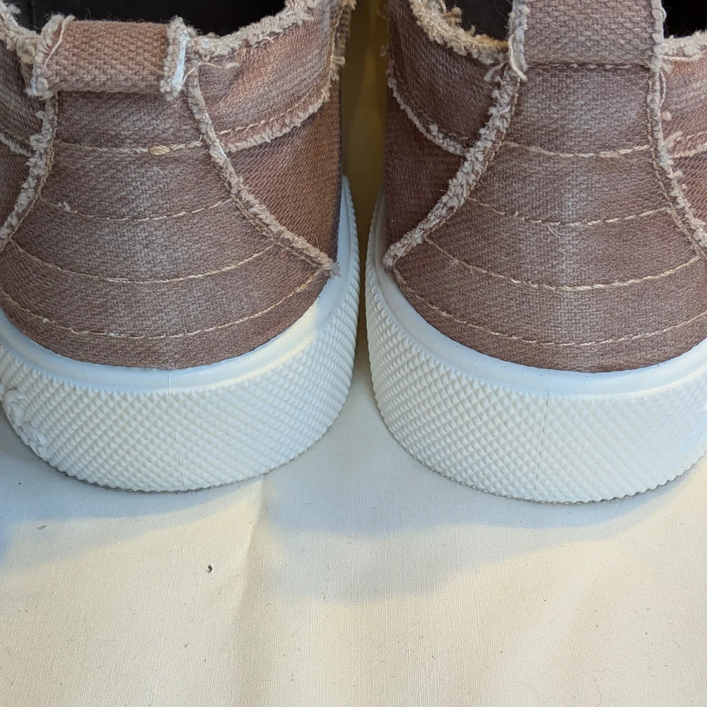 Playful Floral Women's Sneakers - Brown - Picture 2 of 4